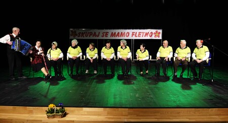 Prvič so nastopili tudi stanovalci Doma starejših Taber iz Šmartna